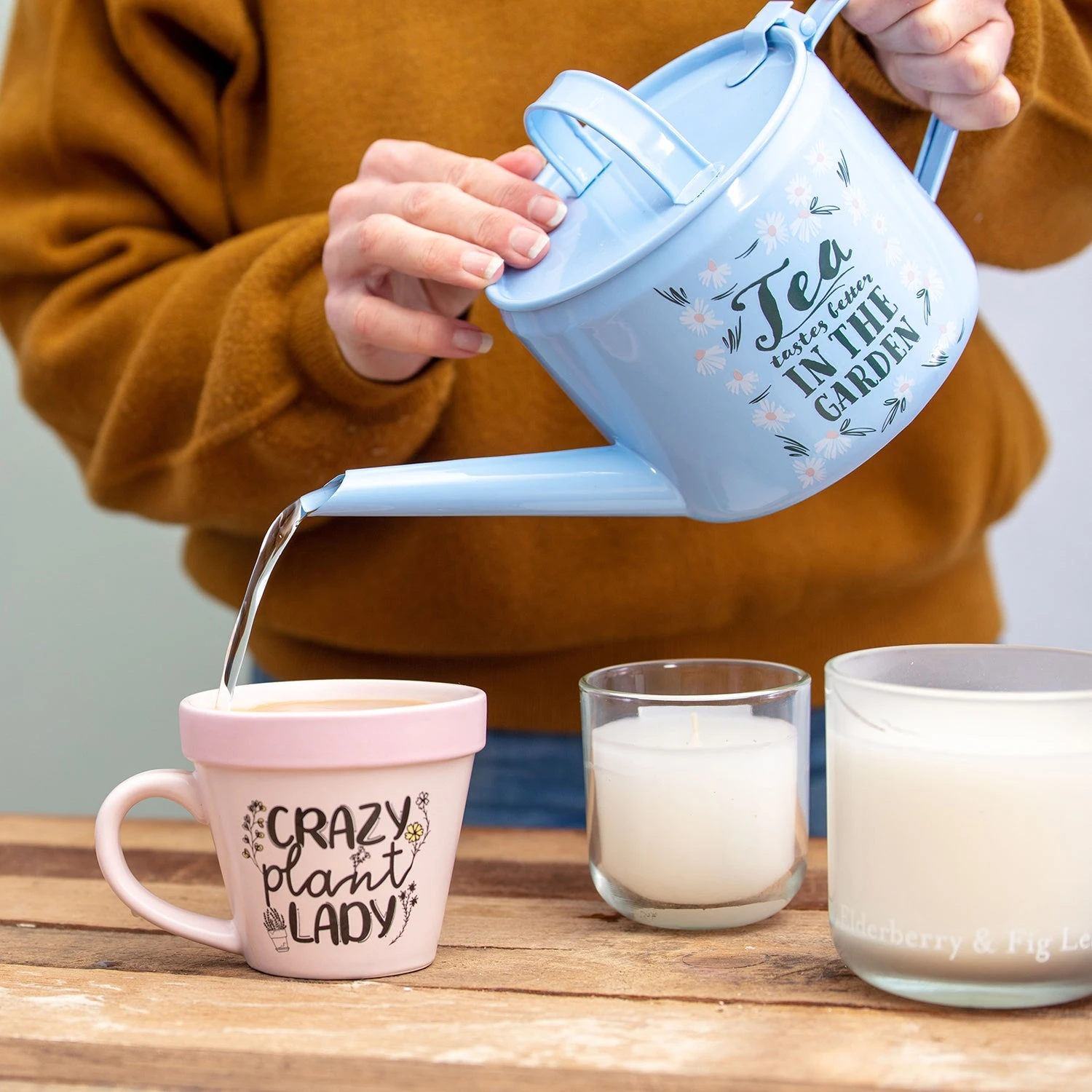 Watering Can Teapot - In The Garden 4 Watering Can Teapot - In The Garden - Image 2