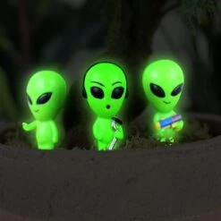GIFT REPUBLIC Mini Plant Pot Glow In The Dark Aliens -Toy Sale Store GR830017 4