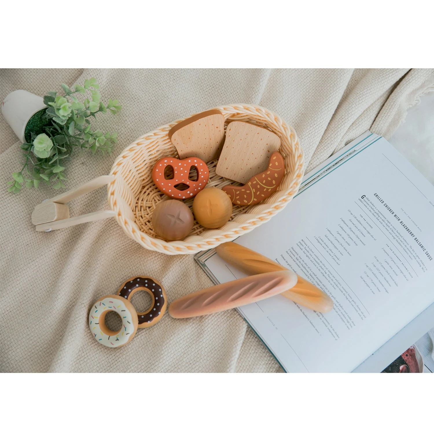 New Classic Toys® Bread Basket 6 New Classic Toys® Bread Basket - Image 4