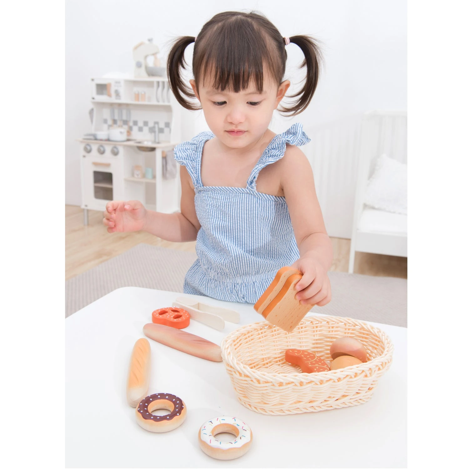 New Classic Toys® Bread Basket 8 New Classic Toys® Bread Basket - Image 6