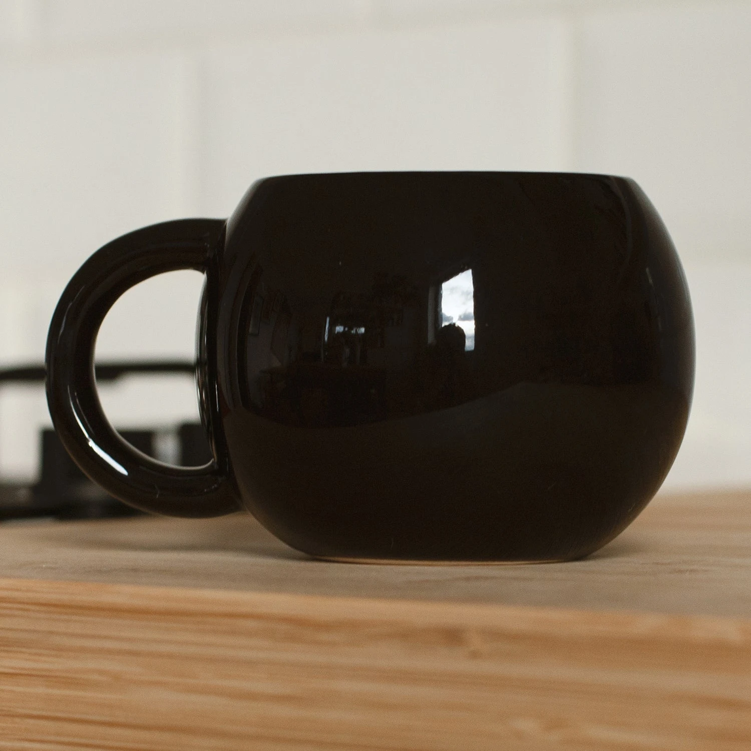 Thumbs Up! - Magic 8-Ball Mug (Ceramic, 440mL) 6 Thumbs Up! - Magic 8-Ball Mug (Ceramic, 440mL) - Image 4